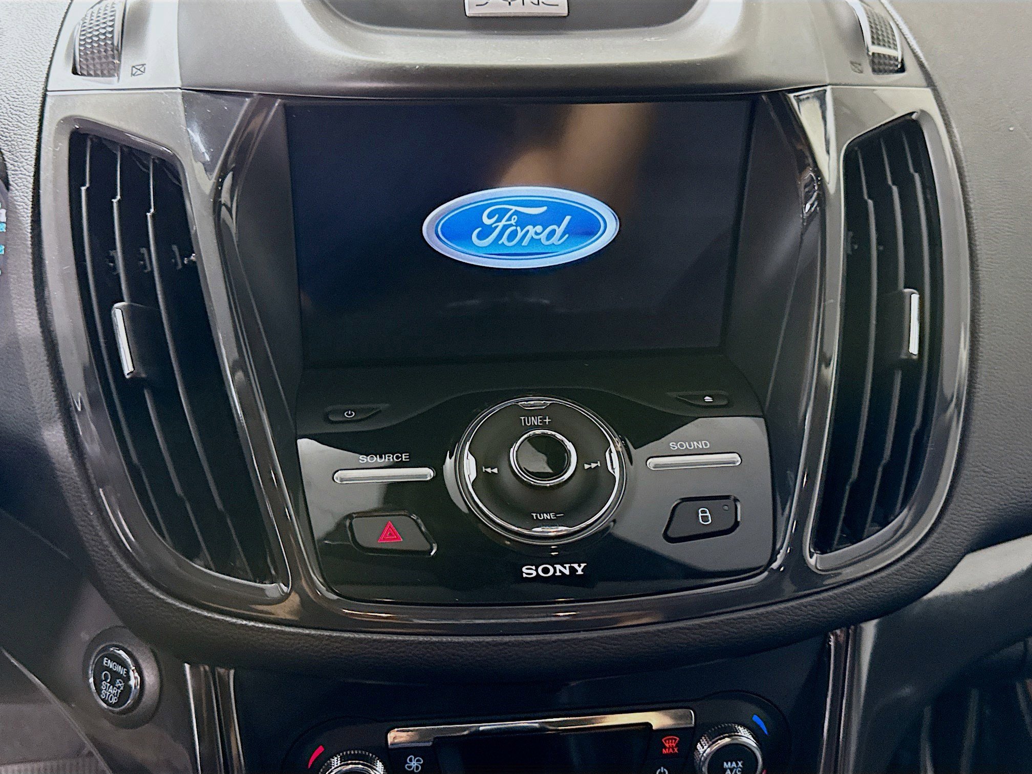 Used 2016 Ford Escape Titanium w/ Equipment Group 301A AWD/4WD image 18