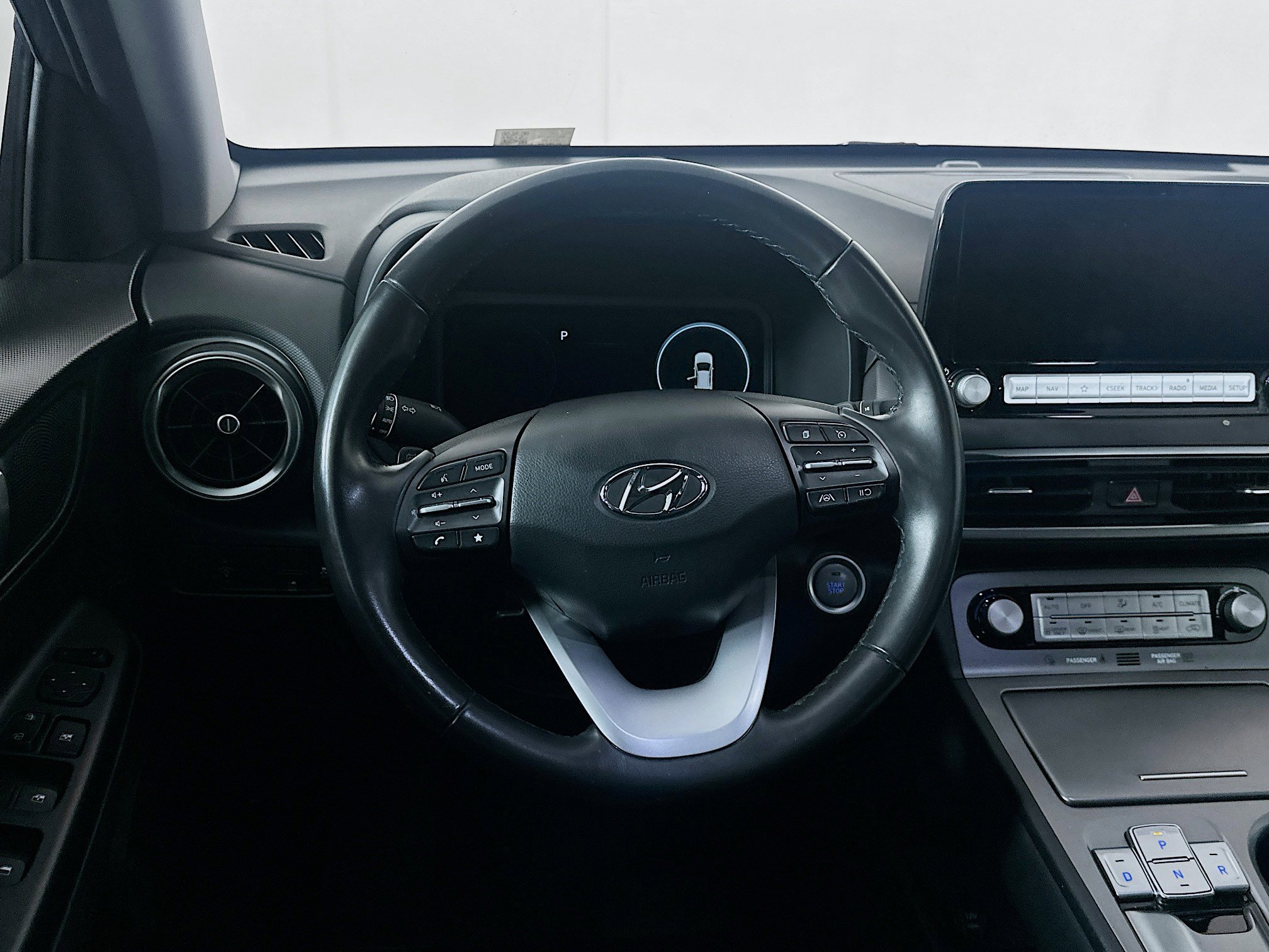 Used 2023 Hyundai Kona SEL image 18