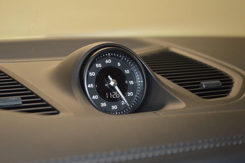 Certified 2025 Porsche Cayenne Coupe image 7