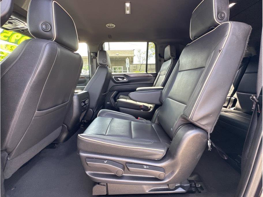 Used 2023 Chevrolet Suburban Premier image 14