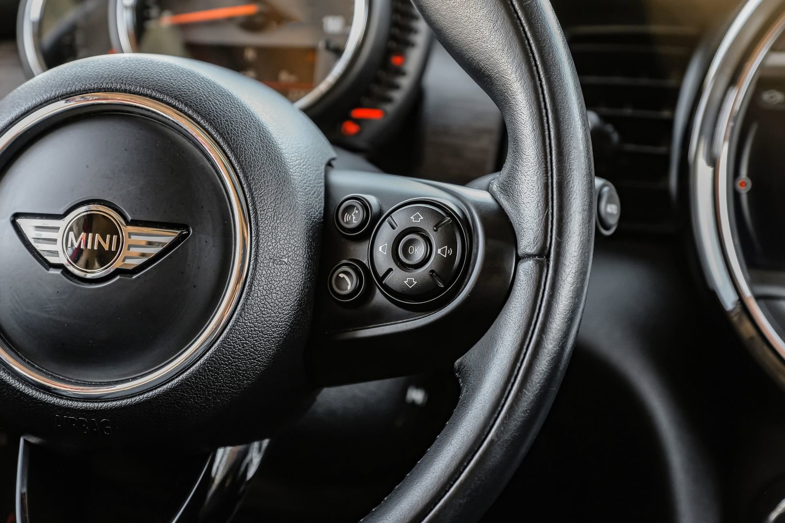 Used 2015 MINI Cooper S image 17