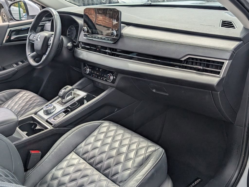 Used 2022 Mitsubishi Outlander SEL image 18