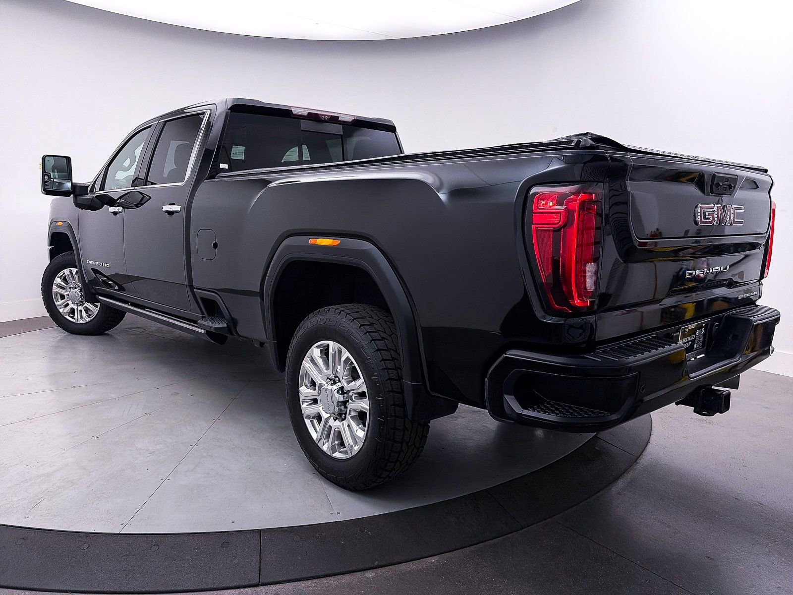 Used 2022 GMC Sierra 3500 Denali w/ Denali Ultimate Package image 15