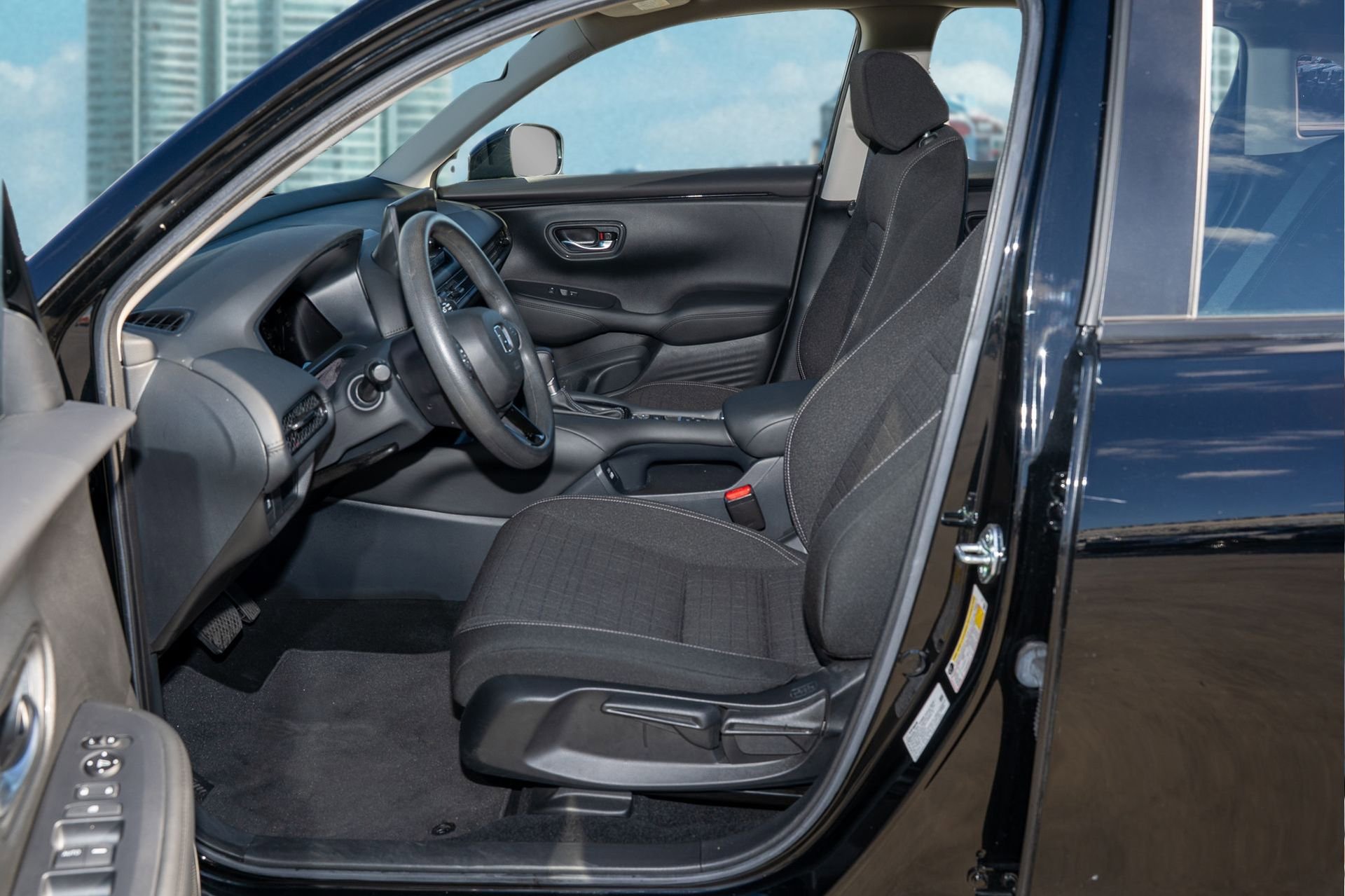 Certified 2023 Honda HR-V LX image 15