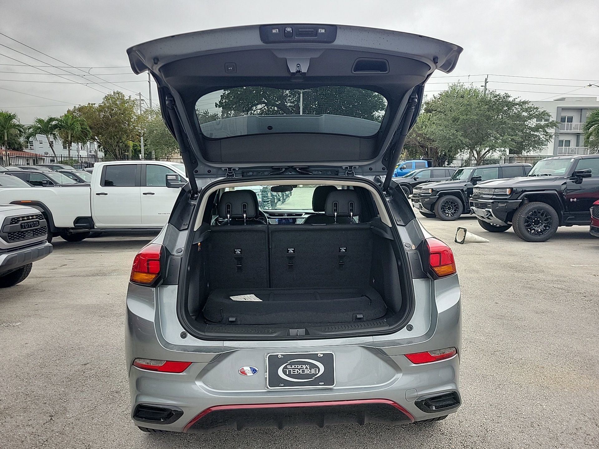 Used 2023 Buick Encore GX Select w/ Sport Touring Package image 16