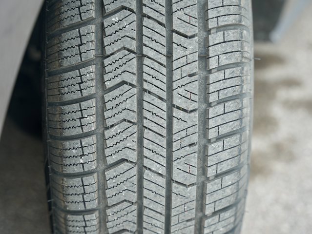 Used 2023 Toyota Sienna XLE image 28