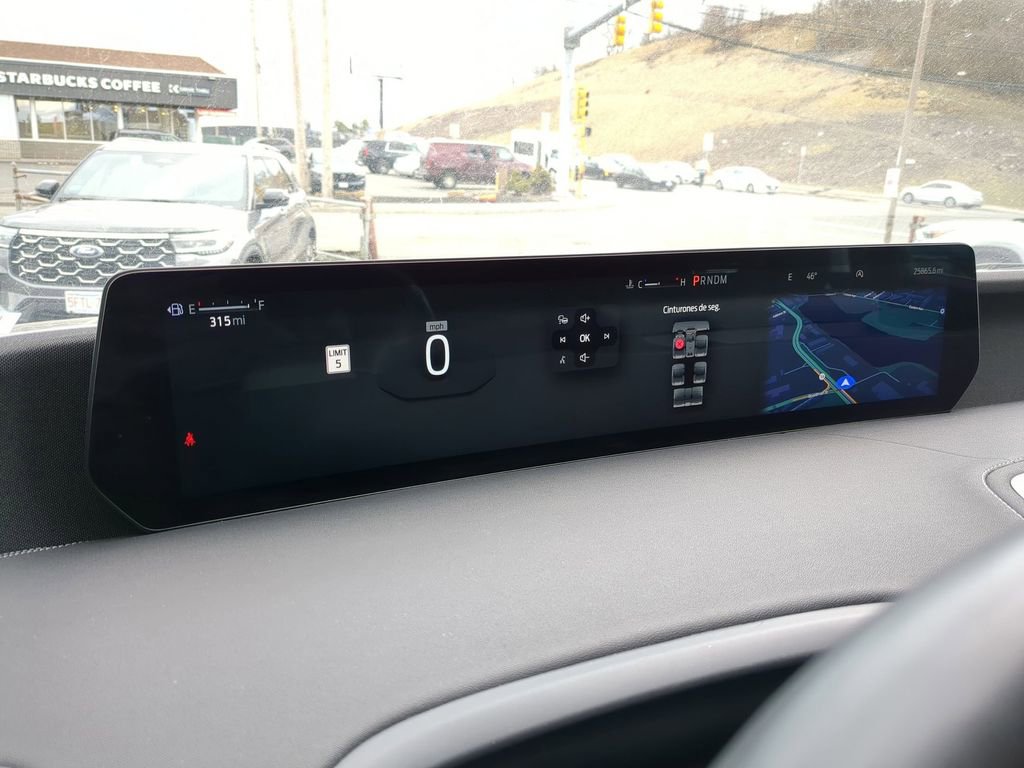 Used 2025 Ford Expedition Platinum image 16