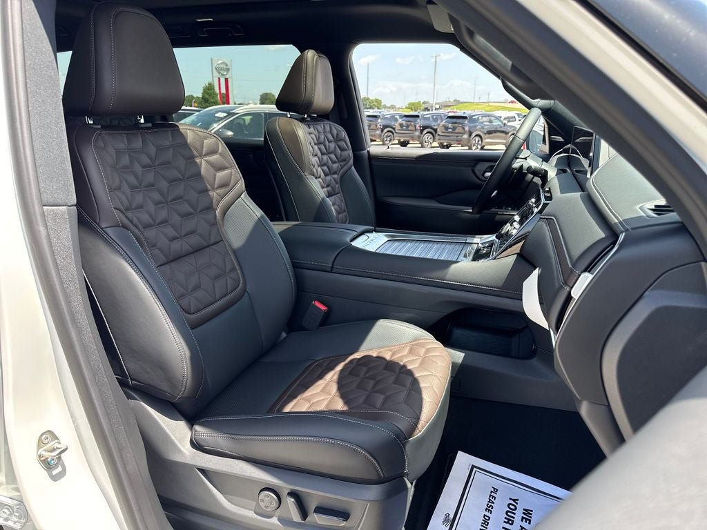 New 2026 Nissan Armada Platinum RWD image 11