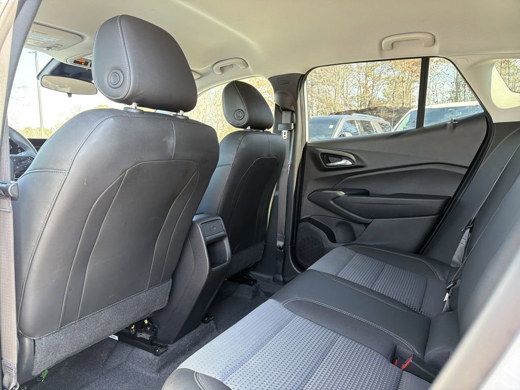 Used 2025 Chevrolet Trax LT image 13