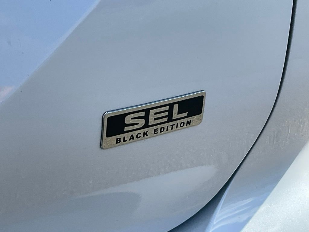 Used 2023 Mitsubishi Outlander SE Black Edition image 26