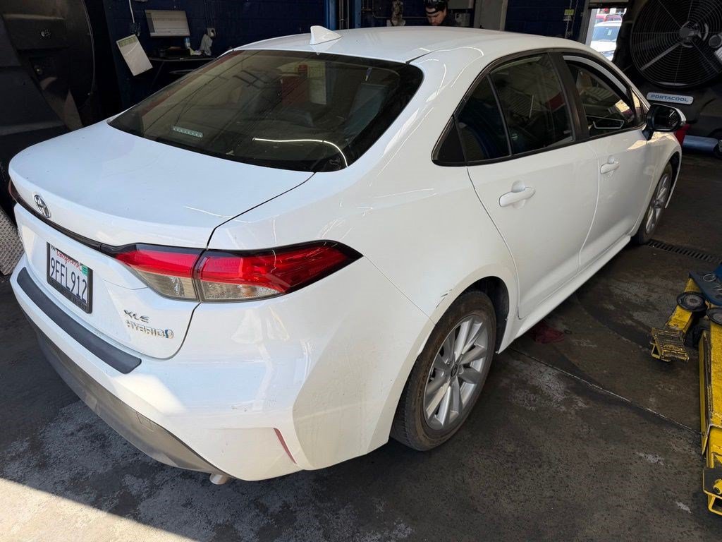 Certified 2023 Toyota Corolla XLE FWD image 2