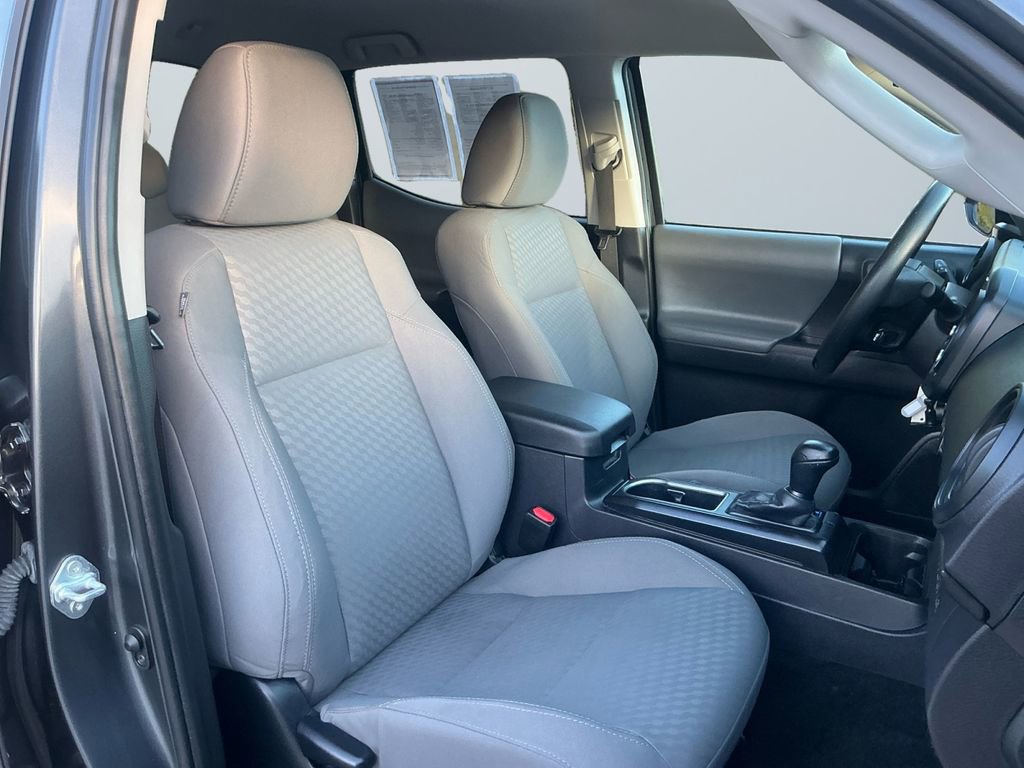 Used 2022 Toyota Tacoma SR image 16
