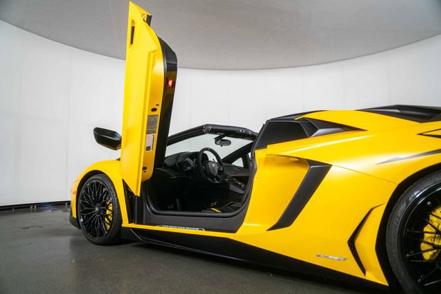 Used 2016 Lamborghini Aventador LP 750-4 Superveloce AWD/4WD image 13