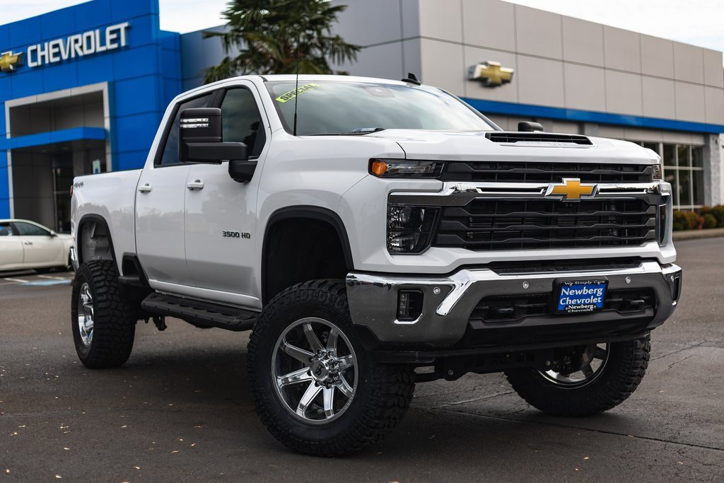 New 2025 Chevrolet Silverado 3500 LT w/ All Star Edition