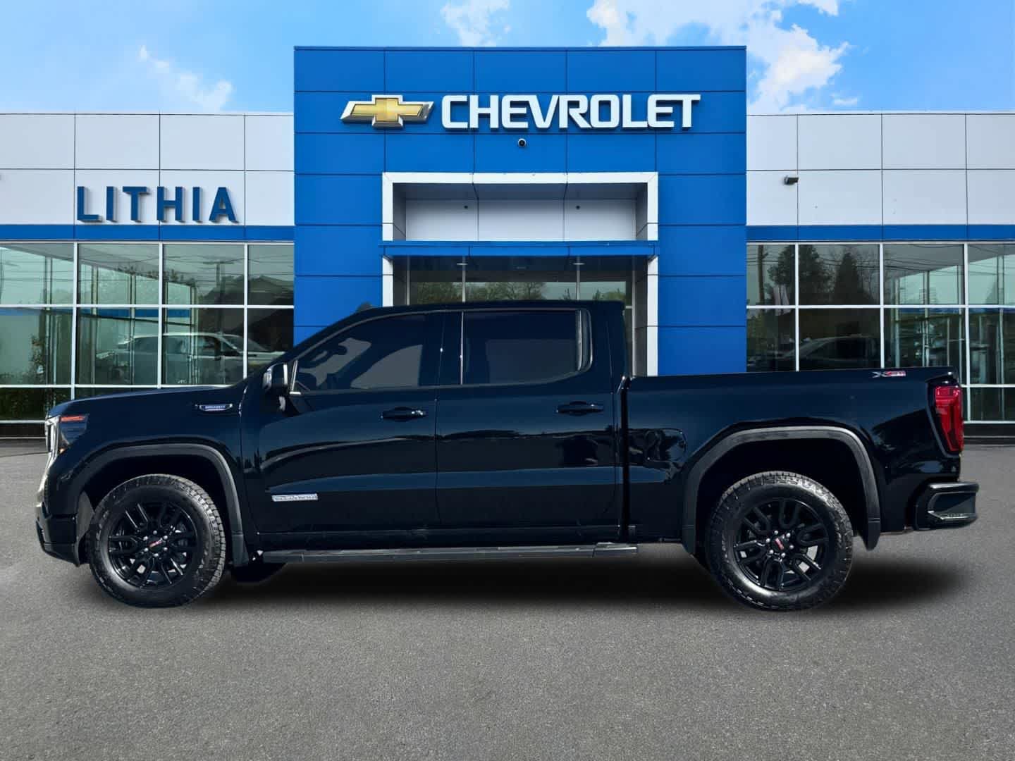 Used 2024 GMC Sierra 1500 Elevation w/ Elevation Premium Package AWD/4WD image 5