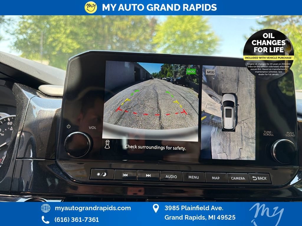 Used 2025 Nissan Pathfinder SL AWD/4WD image 22