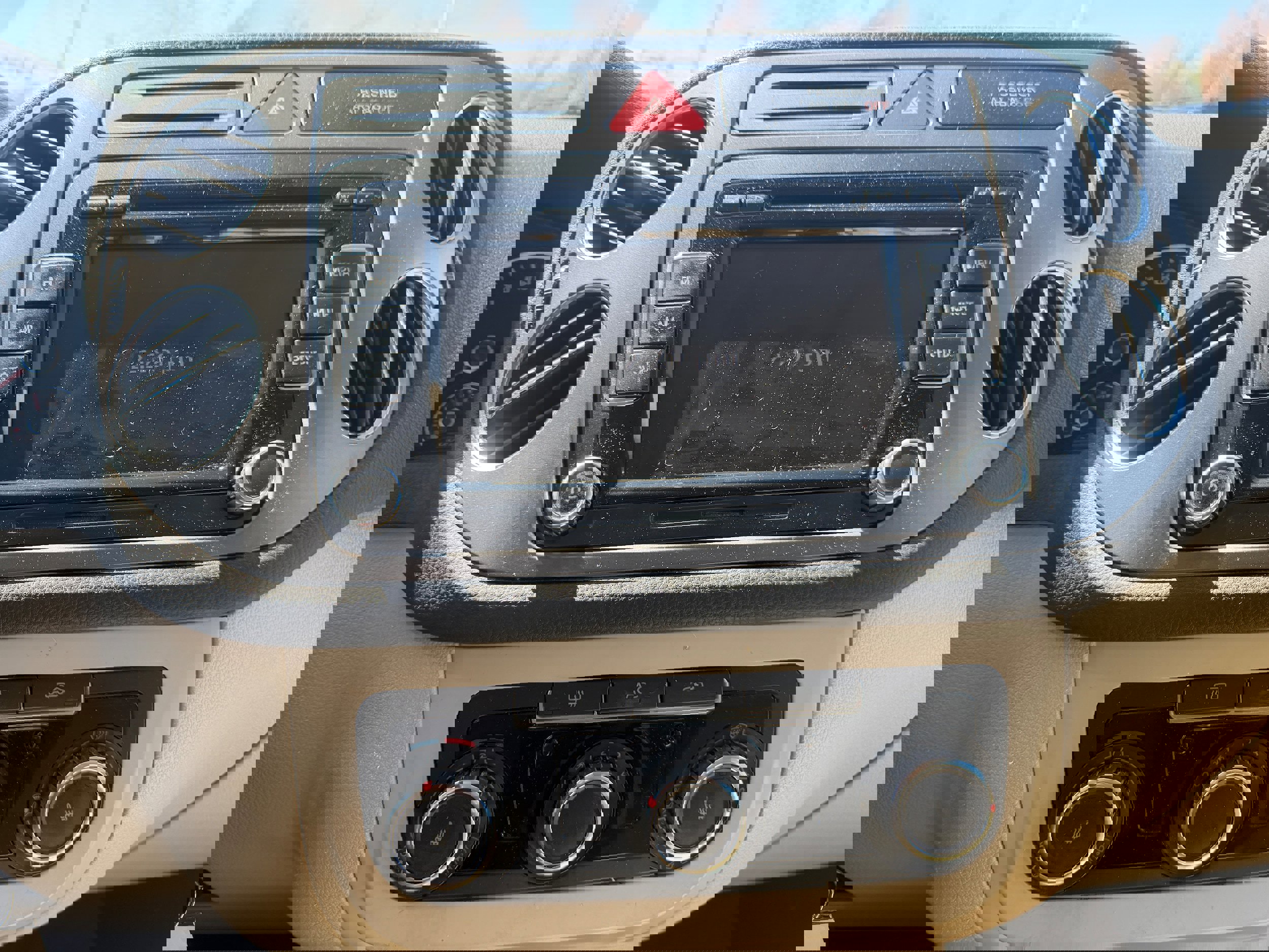 Used 2011 Volkswagen Tiguan SE AWD/4WD image 11