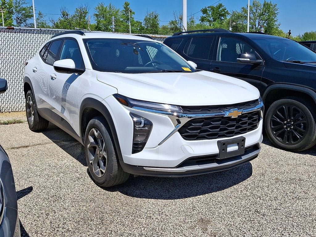 Used 2025 Chevrolet Trax LT w/ Driver Confidence Package FWD image 6