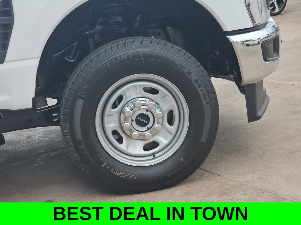 New 2026 Ford F250 XL w/ XL Chrome Package AWD/4WD image 39
