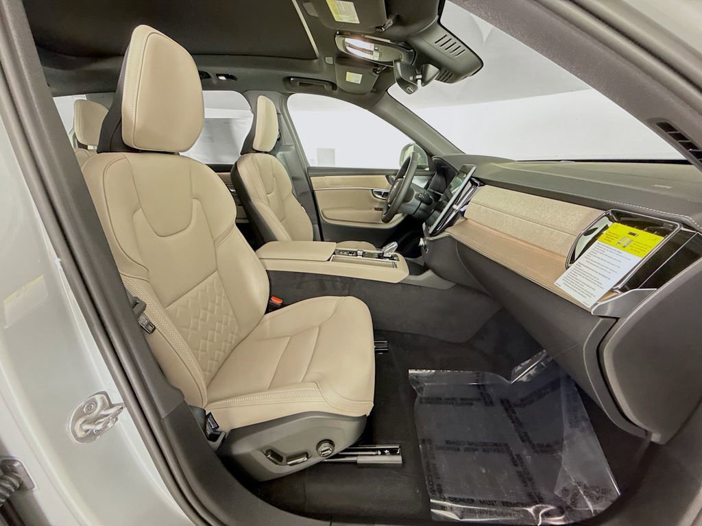 New 2026 Volvo XC90 T8 Plus w/ Protection Package Premier image 31