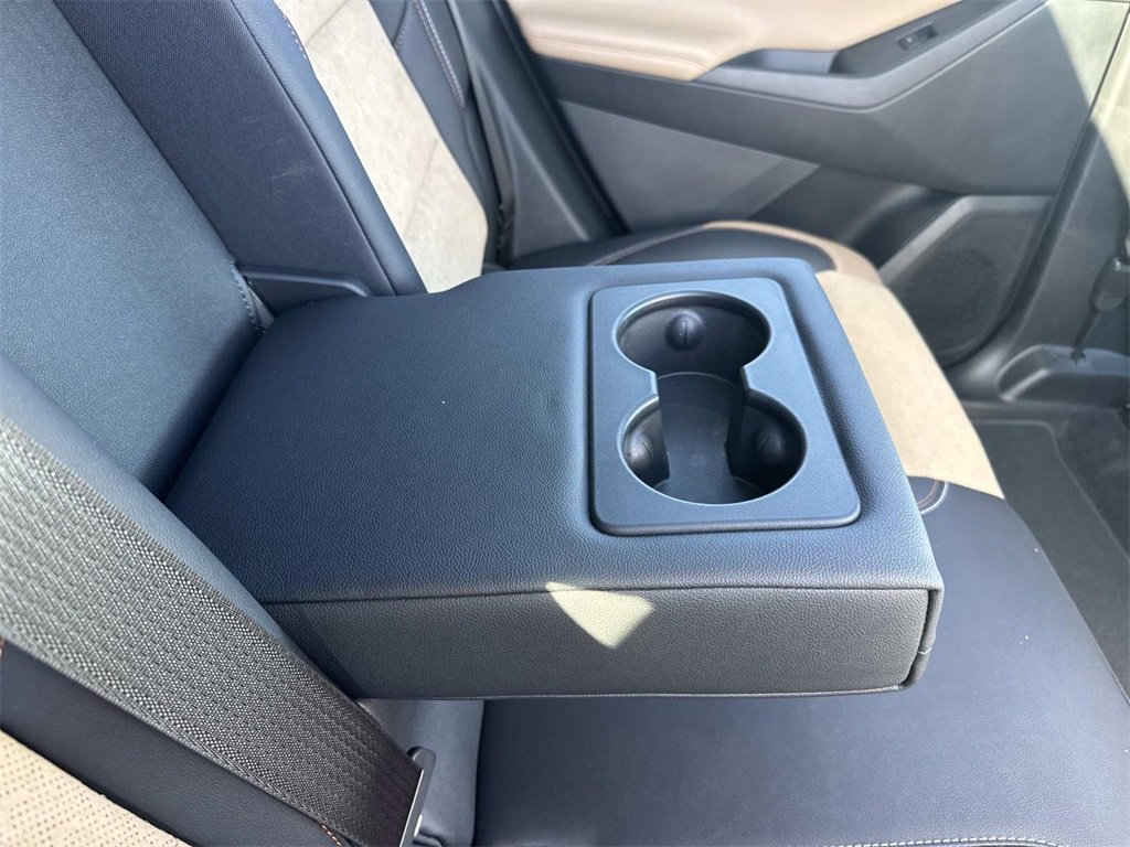 Used 2025 Chevrolet Equinox ACTIV w/ Safety and Technology Package image 17