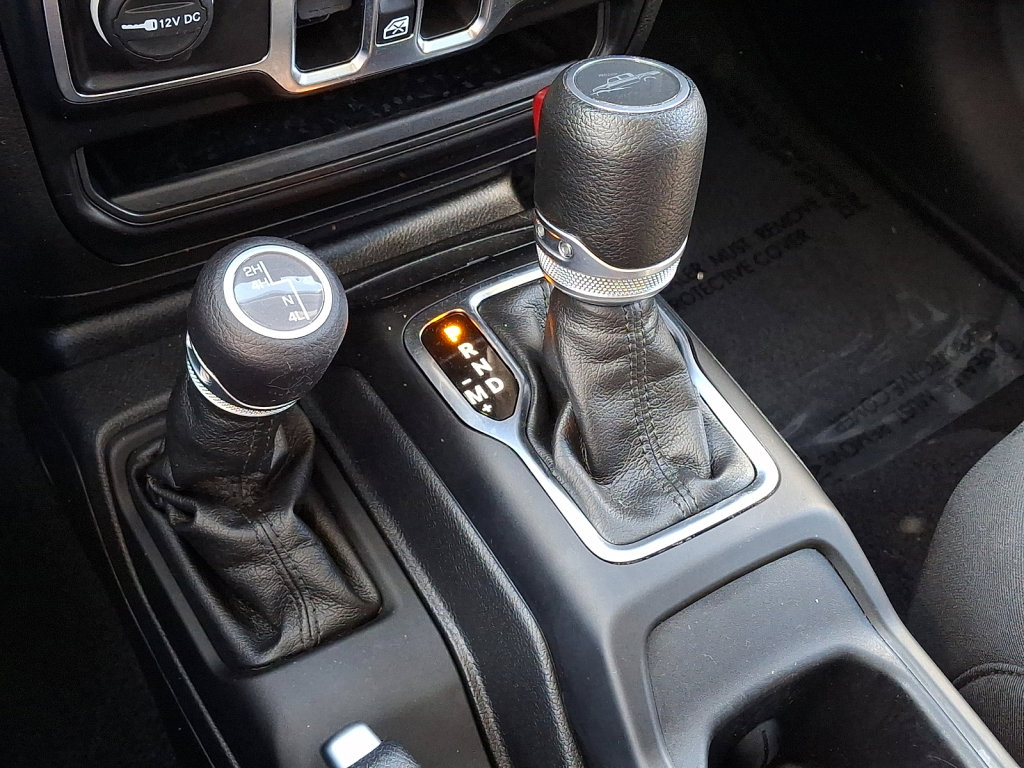 Used 2023 Jeep Gladiator Willys image 27