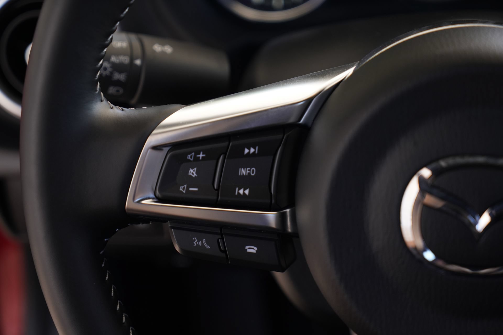 Used 2025 MAZDA MX-5 Miata Grand Touring RWD image 13