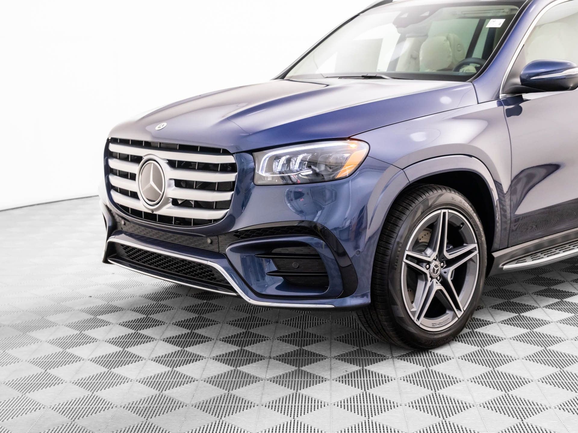 New 2026 Mercedes-Benz GLS 450 4MATIC image 43