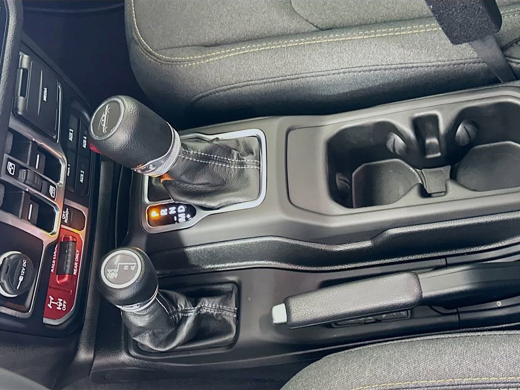 Used 2024 Jeep Gladiator Sport image 16