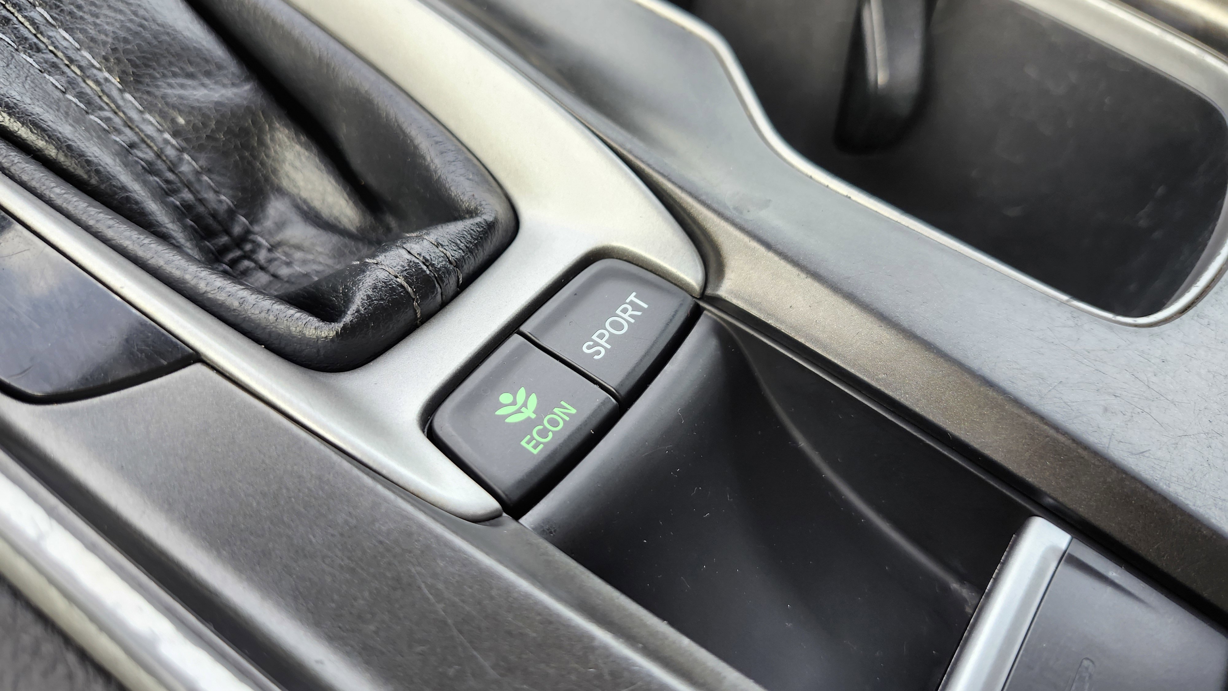 Used 2018 Honda Accord Sport image 8