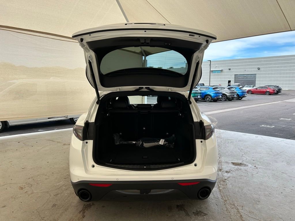 New 2025 Alfa Romeo Stelvio Sprint w/ Convenience Package image 9