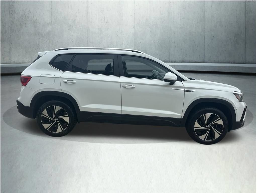 Used 2023 Volkswagen Taos SE w/ Panoramic Sunroof Package AWD/4WD image 8