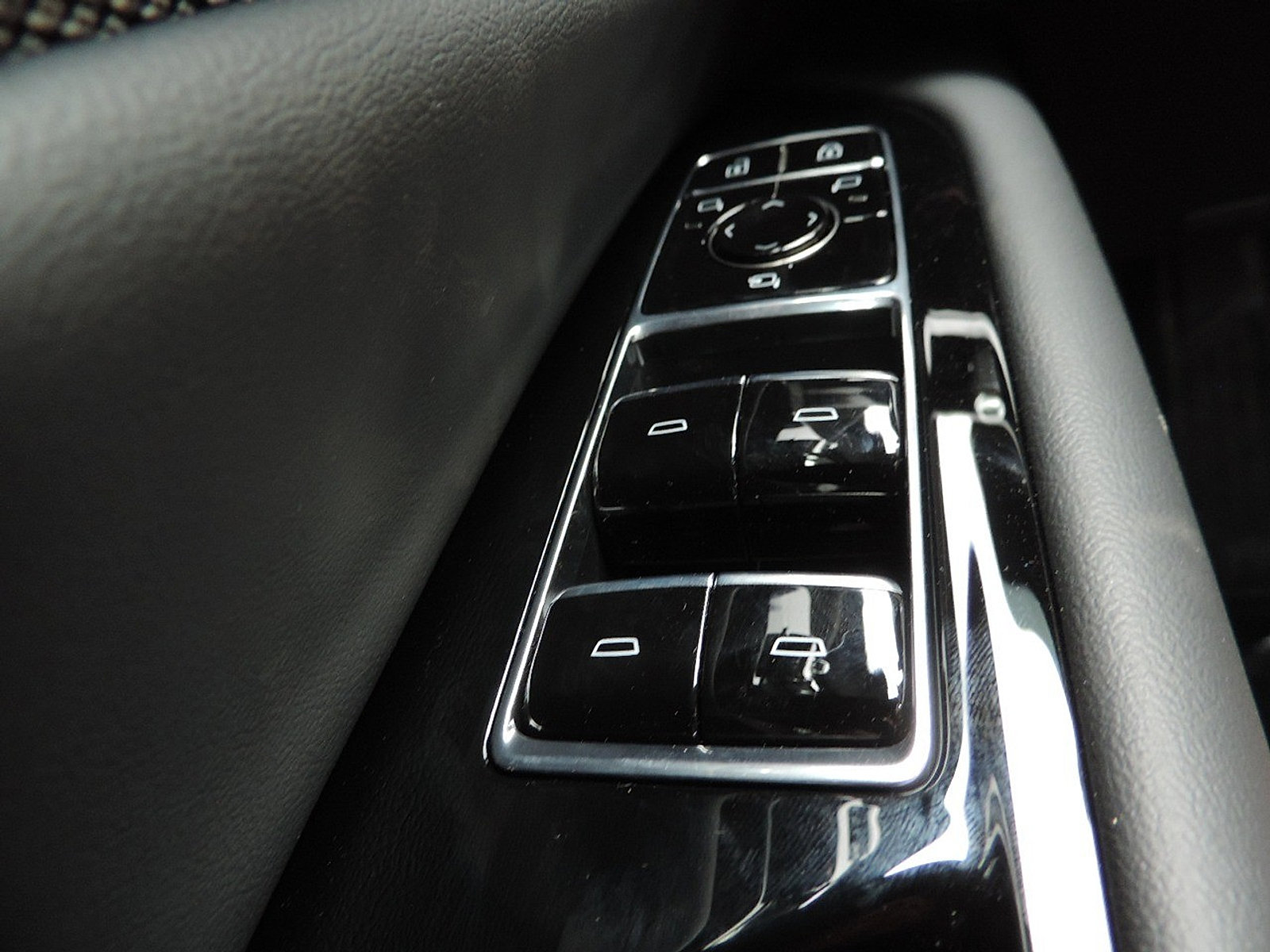 New 2026 Cadillac Optiq Luxury 2 image 20