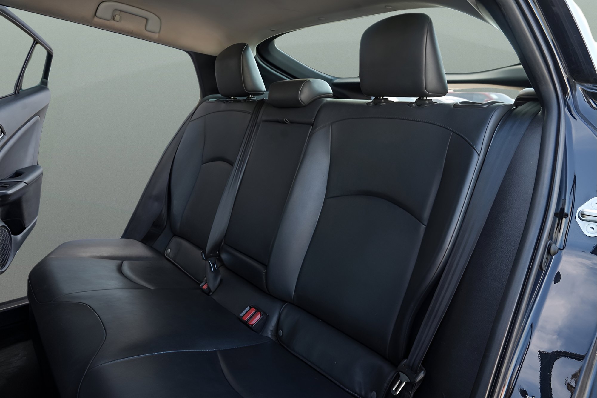 Used 2020 Toyota Prius XLE image 12