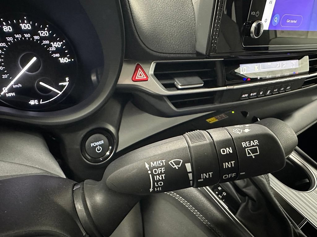 Used 2025 Toyota Sienna LE FWD image 22