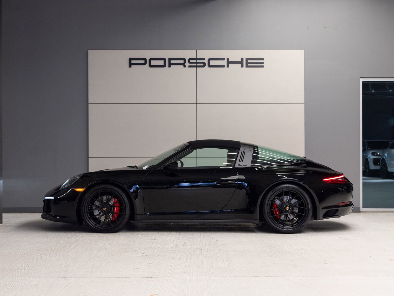 Certified 2019 Porsche 911 Targa 4 GTS AWD/4WD image 2