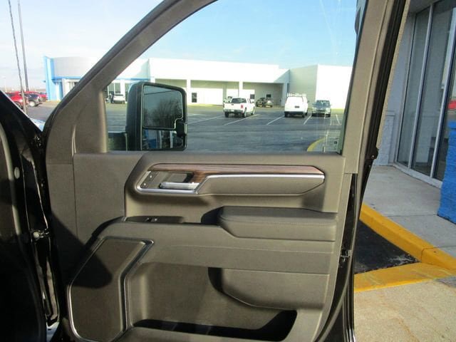 New 2026 Chevrolet Silverado 2500 LT w/ Z71 Chrome Sport Edition image 25