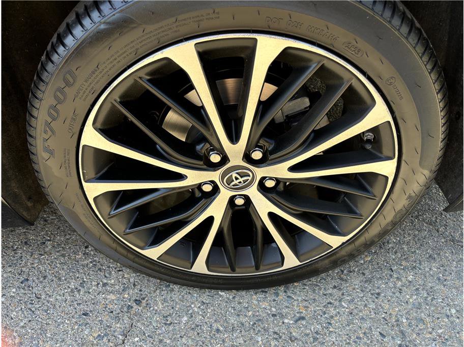 Used 2019 Toyota Camry SE image 10
