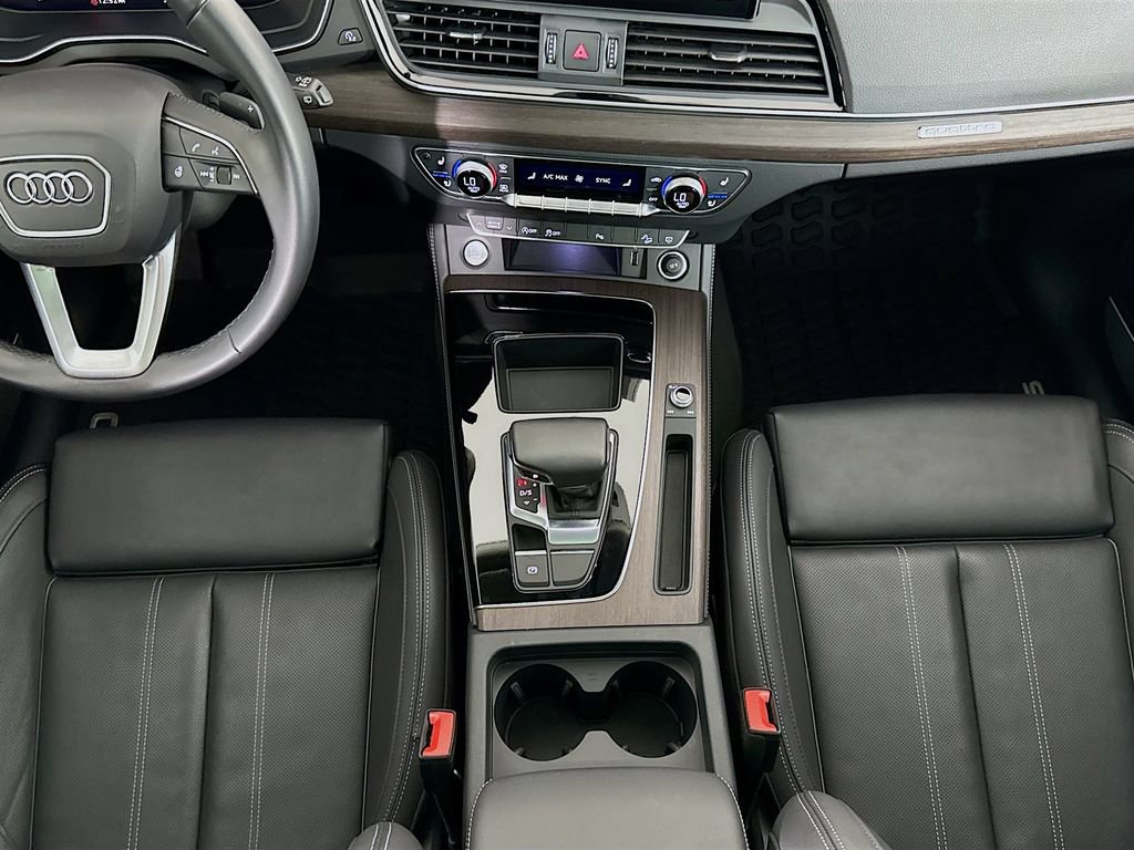 Certified 2025 Audi Q5 2.0T Premium Plus w/ Premium Plus Package AWD/4WD image 17