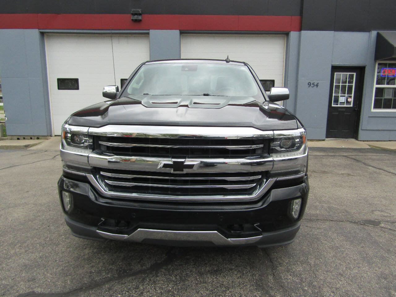 Used 2017 Chevrolet Silverado 1500 High Country AWD/4WD image 7