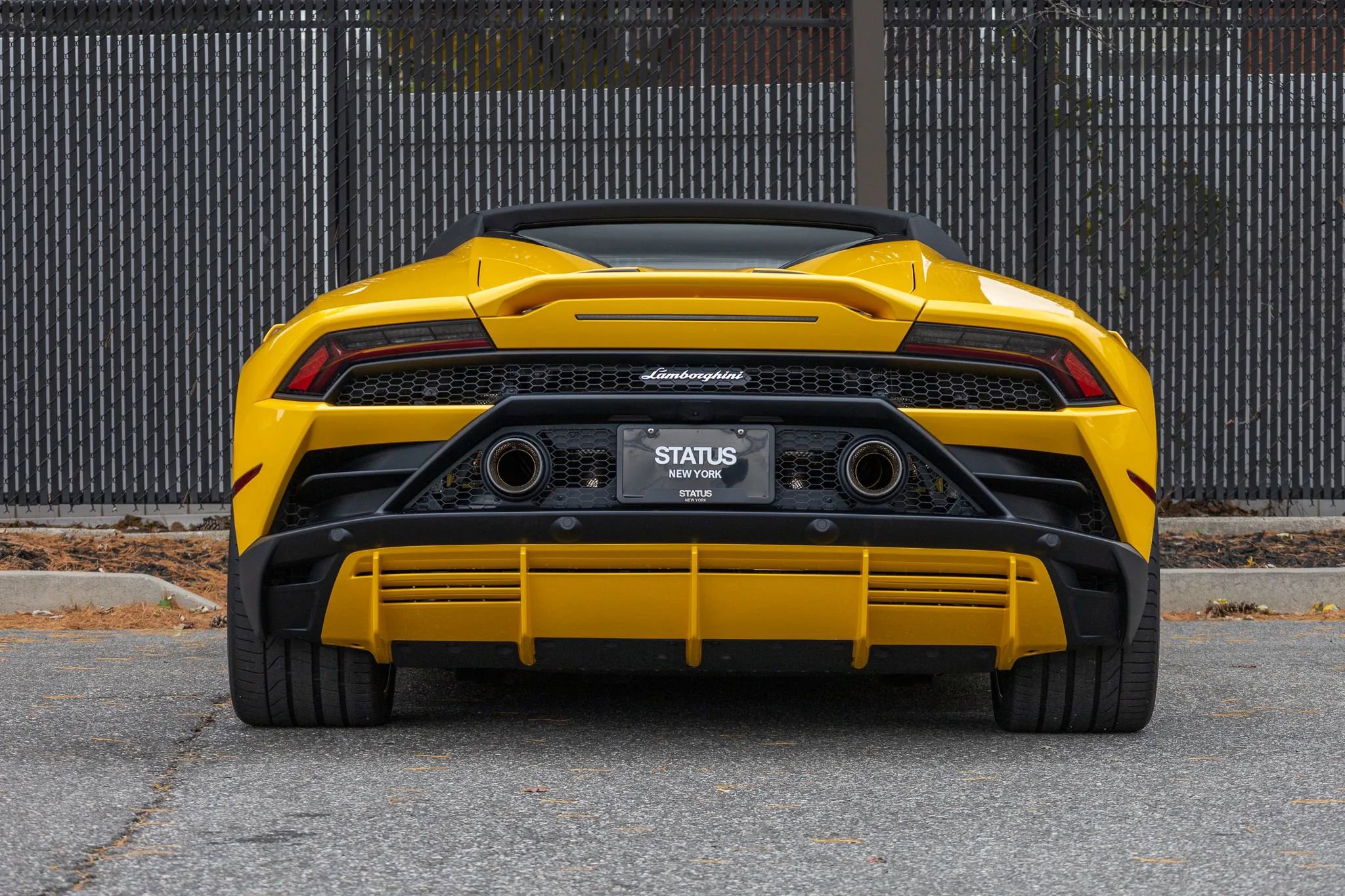 Used 2024 Lamborghini Huracan EVO image 33