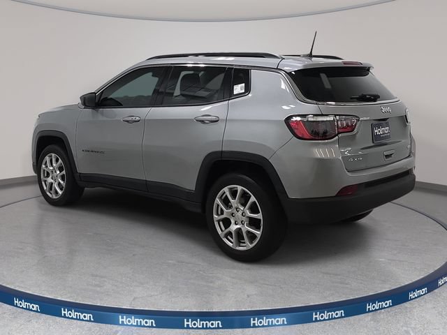 Used 2022 Jeep Compass Latitude AWD/4WD image 8