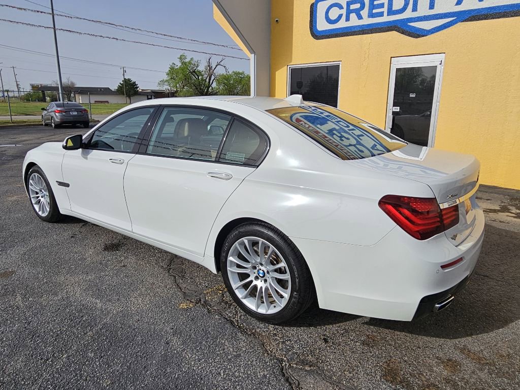 Used 2015 BMW 750Li xDrive image 2