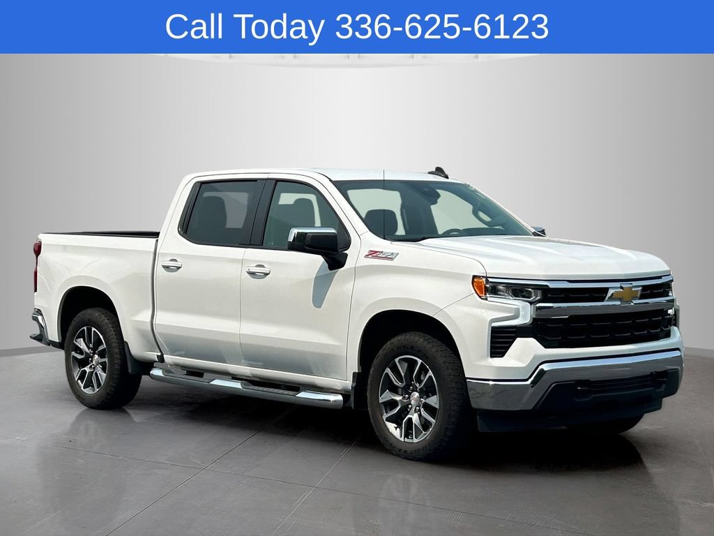 Used 2024 Chevrolet Silverado 1500 LT AWD/4WD image 7