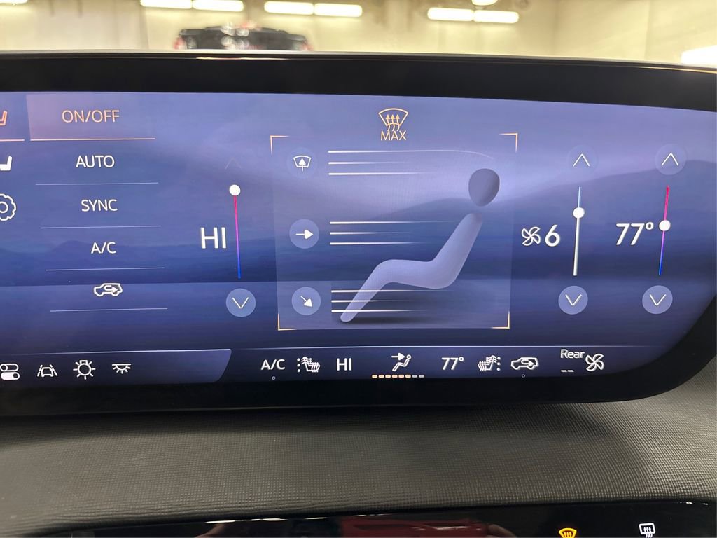 Certified 2025 Buick Enclave Sport Touring w/ Power Package image 35