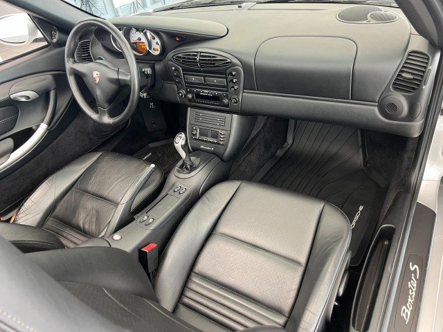 Used 2002 Porsche Boxster S image 16