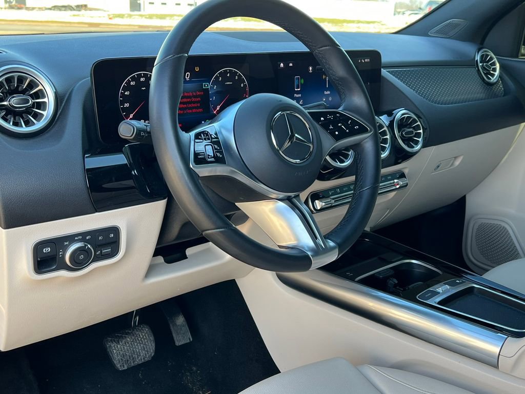 Used 2025 Mercedes-Benz GLA 250 4MATIC image 19