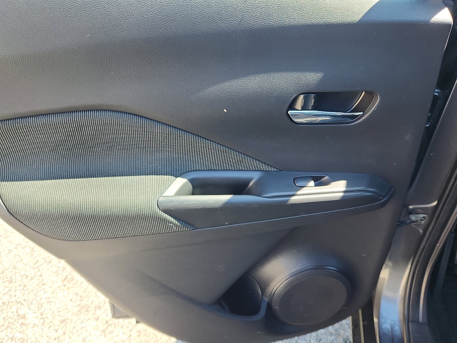 Used 2018 Nissan Kicks SV FWD image 27