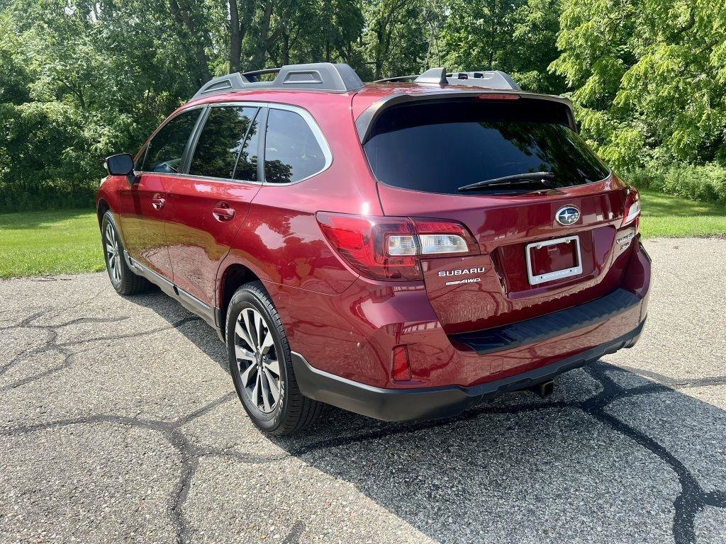 Used 2017 Subaru Outback 3.6R Limited AWD/4WD image 4