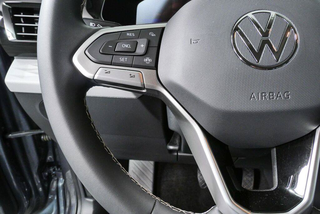 Certified 2023 Volkswagen Taos S FWD image 9